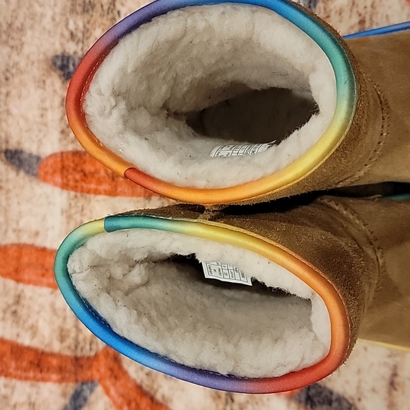 Girl Rainbow UGG boots - Picture 5 of 11